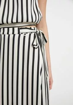 Jupes Longues Jupe Femme Noir / Blanc Cassé -Magasin Vintage Dreimaster 238f83e5a33c252ea016809eb39e1caa