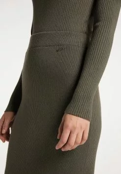 Jupes Midi Jupe Femme Olive 9 Jupes Midi Jupe Femme Olive -Magasin Vintage Dreimaster 4e1b67472812a405822499664ca14f9a