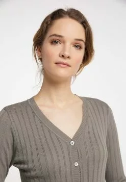 Gilets Cardigan Femme Pierre 9 Gilets Cardigan Femme Pierre -Magasin Vintage Dreimaster d30ff6aa2cf9e1389ff19f3a48e9f5bb